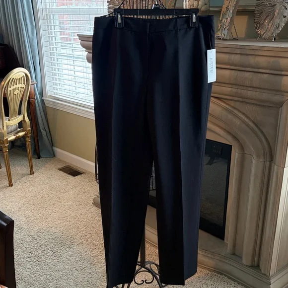 Kasper 2 Piece Classic Pant Suit - Picture 10 of 15